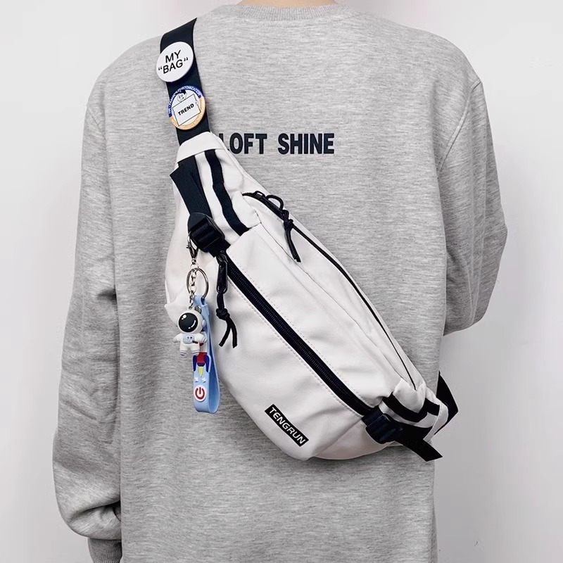 [White] + Astronaut hung up